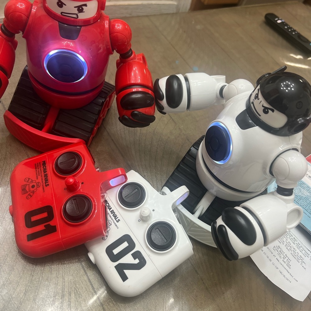 Sharper Image Mecha Rivals Remote Control Robot Duo